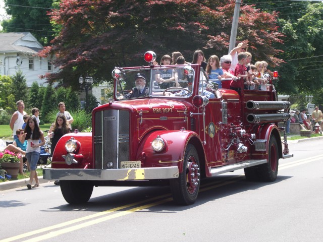 1954 Ward LaFrance 750 GPM pumper