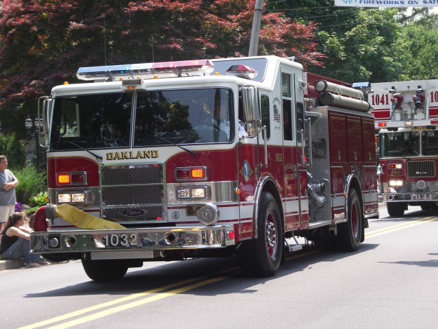 Engine 1032 (Company #2), 2003 Pierce Lance 8 Man Cab , Waterous 2000 GPM Dual Stage Pump, Detroit Diesel w/an Allison Transmission and Engine Retarder, 1000 Gallon Water Tank, 2000' of 5&quot; Hose, AED, Multi-Gas Detection Meter, Bullard TI Commander Thermal Imager Camera
